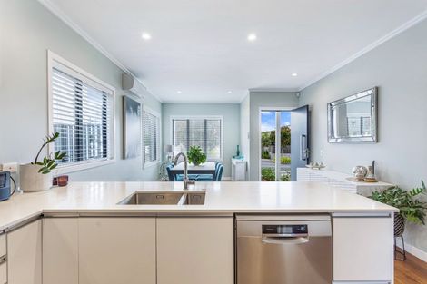 Photo of property in 6 Sacred Kingfisher Road, Hobsonville, Auckland, 0616