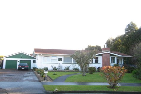 Photo of property in 2 Walpole Avenue, Hillpark, Auckland, 2102