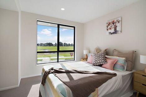 Photo of property in 67 Walsh Road, Papakura, 2110