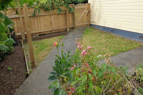 Photo of property in 1/1067 Fergusson Drive, Clouston Park, Upper Hutt, 5018