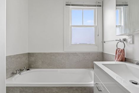 Photo of property in 60 Sheehan Street, Whataupoko, Gisborne, 4010