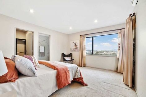 Photo of property in 29 The Avenue, Albany, Auckland, 0632