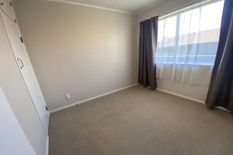 Photo of property in 13 Roberts Road, Te Atatu South, Auckland, 0610