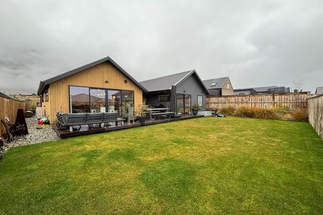 Photo of property in 28 Spur Ridge Rise, Jacks Point, 9371