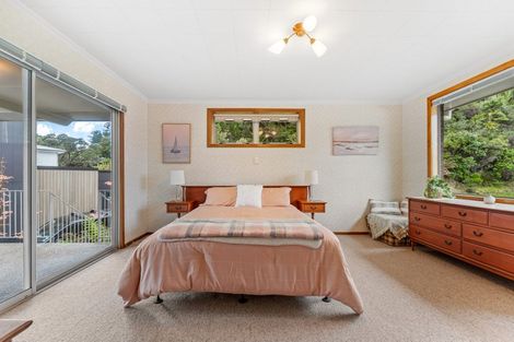 Photo of property in 17 Weranui Road, Waiwera, 0994