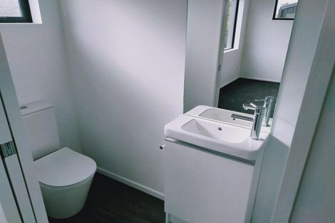 Photo of property in 4b Wattle Road, Sunnyvale, Auckland, 0612