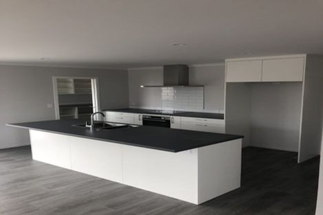 Photo of property in 1 Orawahi Road, Glenbrook, 2681