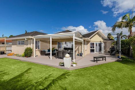 Photo of property in 27 Summerland Drive, Henderson, Auckland, 0612