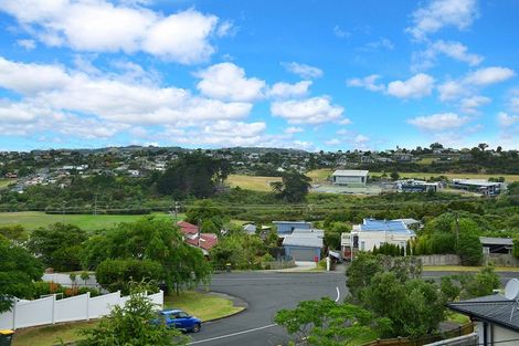Photo of property in 35 Totara Road, Stanmore Bay, Whangaparaoa, 0932