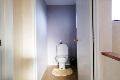 Photo of property in 6 Eske Place, Highland Park, Auckland, 2010