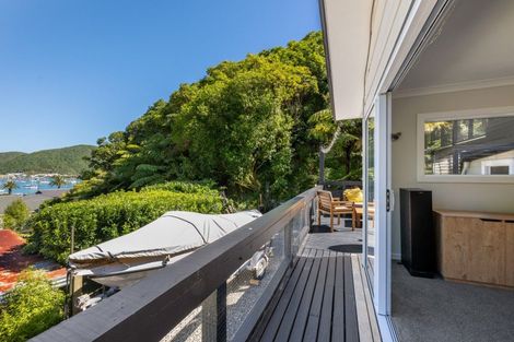 Photo of property in 12 Arthur Crescent, Waikawa, Picton, 7220
