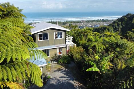 Photo of property in 22 Weenink Road, Karoro, Greymouth, 7805