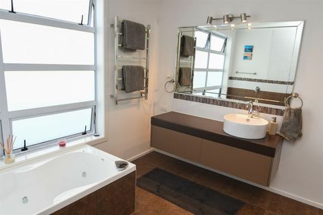 Photo of property in 25 Admiralty Place, Waikawa, Picton, 7220