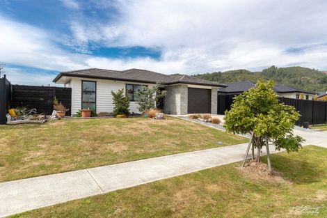 Photo of property in 44 Buddle Road, Wallaceville, Upper Hutt, 5018