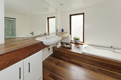 Photo of property in 113 Marine Parade North, Piha, 0772