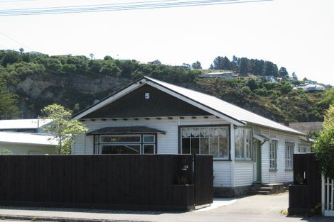 Photo of property in 14 Hardwicke Street, Sumner, Christchurch, 8081