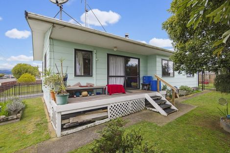 Photo of property in 13 Douglas Street, Levin, 5510