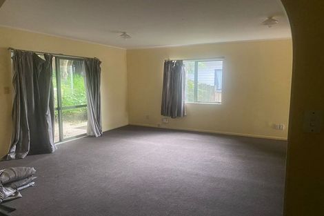 Photo of property in 4/8 Eulogy Place, Randwick Park, Auckland, 2105