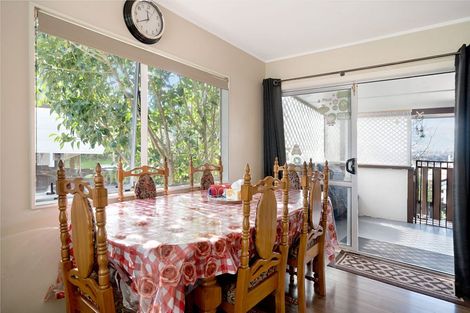 Photo of property in 1 Riesling Place, Henderson, Auckland, 0612