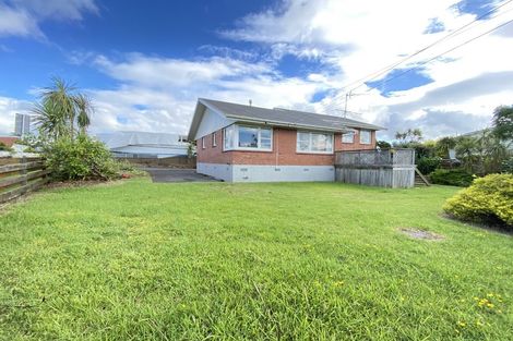Photo of property in 97 Clovelly Road, Bucklands Beach, Auckland, 2012