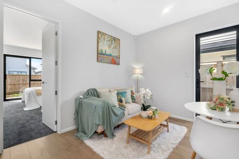 Photo of property in 22 Korowhiti Road, Clarks Beach, 2122