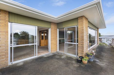 Photo of property in 5 Fairfax Terrace, Frankleigh Park, New Plymouth, 4310