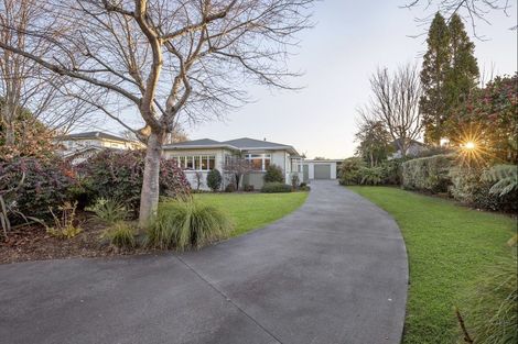 Photo of property in 72 Thornton Road, Cambridge, 3434