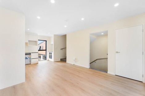 Photo of property in 6/10 Orchid Place, Te Atatu South, Auckland, 0610