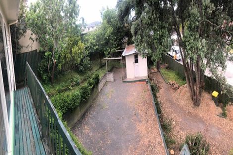 Photo of property in 1 Cashmere Place, Glenfield, Auckland, 0629