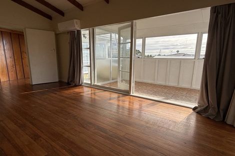 Photo of property in 12 Mason Street, New Lynn, Auckland, 0600