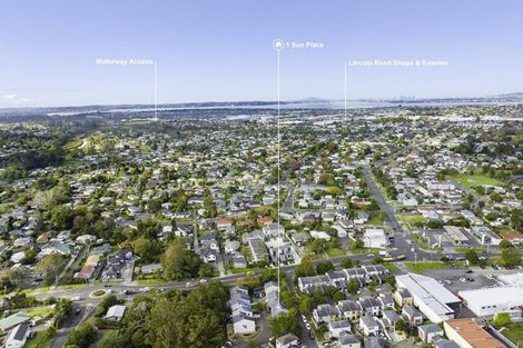 Photo of property in 1 Sun Place, Henderson, Auckland, 0612