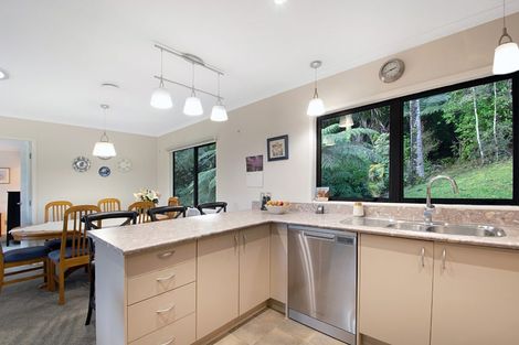 Photo of property in 125 Stoney Creek Drive, Waitakere, Henderson, 0782