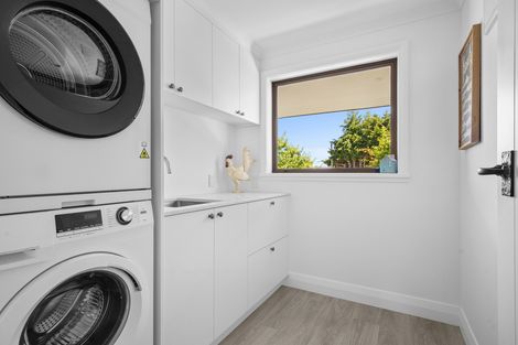 Photo of property in 2 Hart Place, Bridge Hill, Alexandra, 9320