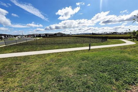 Photo of property in 16 Powhaitere Road, One Tree Point, 0118