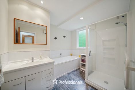 Photo of property in 40 Kamahi Street, Stokes Valley, Lower Hutt, 5019