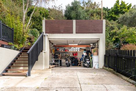 Photo of property in 6 Maybury Way, Island Bay, Wellington, 6023