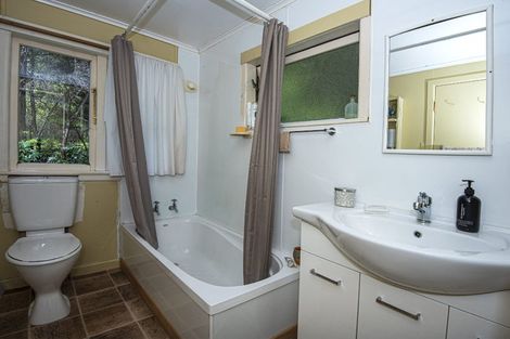 Photo of property in 64 Paparoa Station Road, Paparoa, 0571