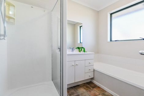 Photo of property in 25 Newfield Drive, Fairview Downs, Hamilton, 3214