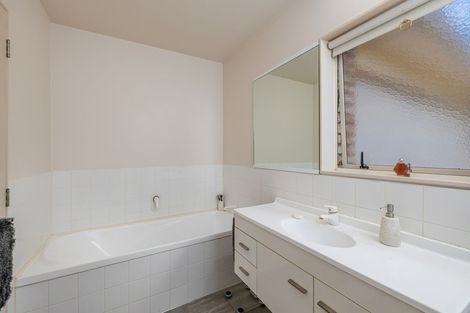 Photo of property in 20 Pohutukawa Drive, Cable Bay, 0420