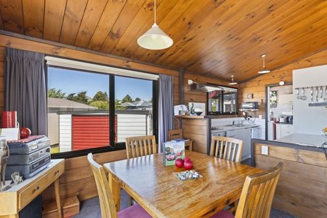 Photo of property in 2 Honnor Place, Hurdon, New Plymouth, 4310