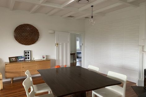 Photo of property in 233 Godley Road, Titirangi, Auckland, 0604