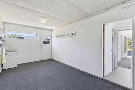 Photo of property in 2 Cypress Grove, Paraparaumu, 5032
