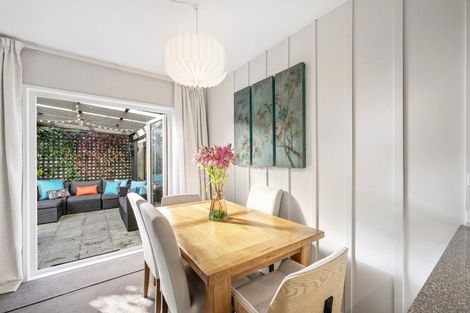 Photo of property in 9/354 Muritai Road, Eastbourne, Lower Hutt, 5013