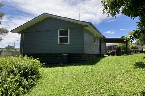 Photo of property in 21 West Harbour Drive, West Harbour, Auckland, 0618