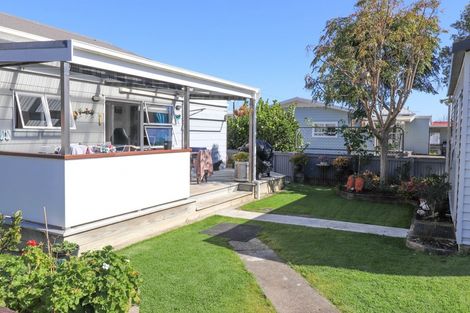 Photo of property in 6 Aputa Avenue, Te Puru, Thames, 3575