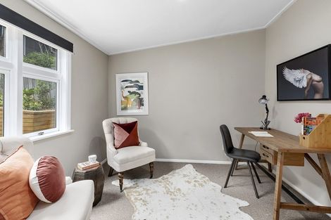 Photo of property in 129 Melbourne Road, Island Bay, Wellington, 6023