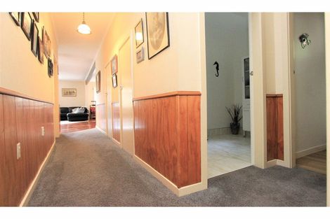 Photo of property in 21 Main Road, Havelock, 7100