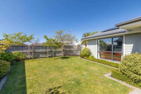 Photo of property in 14 Ballinger Place, Kaiapoi, 7630