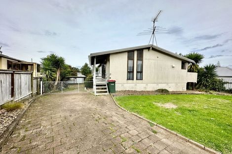 Photo of property in 17 Lane Road, Weymouth, Auckland, 2103