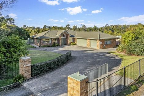 Photo of property in 70a Shaw Road, Oratia, Auckland, 0604